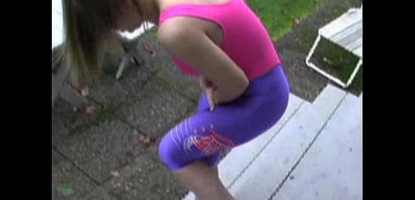  ineed2pee candi pees in her spandex